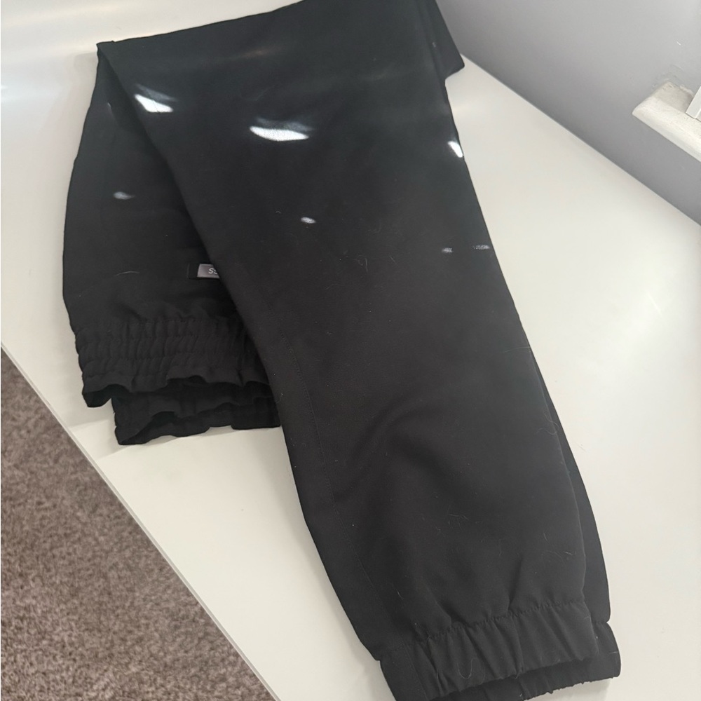 Figs Regina Black Jogger Scrub pants with Elastic Waist - Picture 2 of 6